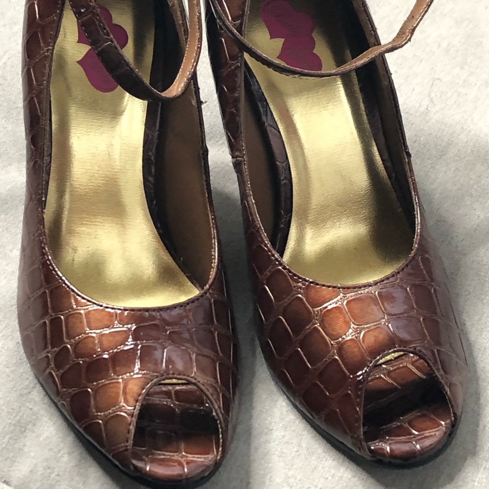 Stylish - Picture 2 of 3